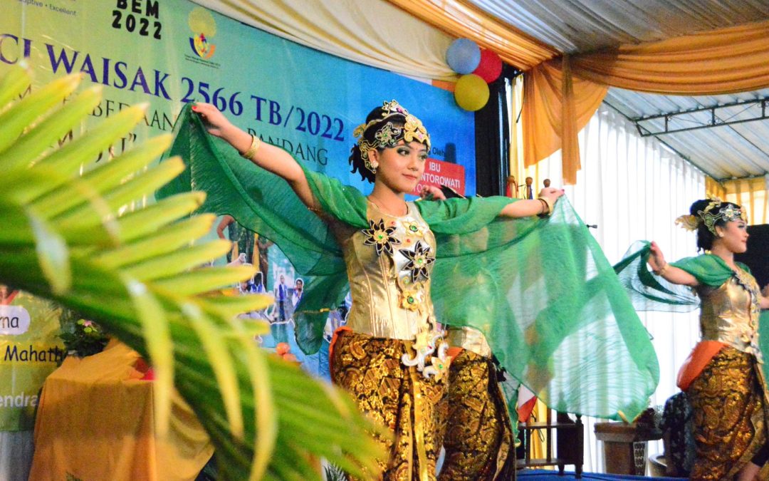 MERIAH!!! Dharmasanti Trisuci Waisak BEM STAB Syailendra